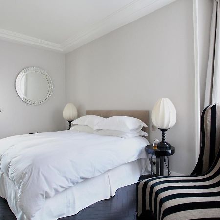 פריז Outstanding 2 Bedrooms With A Terrific Eiffel Tower View מראה חיצוני תמונה
