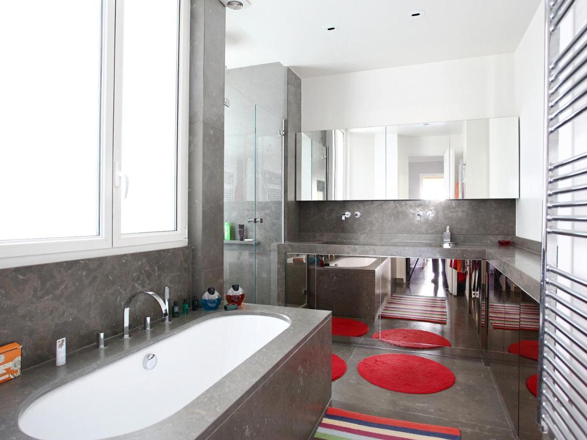 פריז Outstanding 2 Bedrooms With A Terrific Eiffel Tower View מראה חיצוני תמונה
