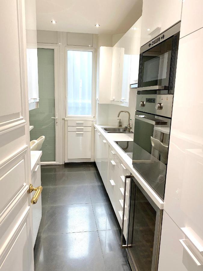 פריז Outstanding 2 Bedrooms With A Terrific Eiffel Tower View מראה חיצוני תמונה