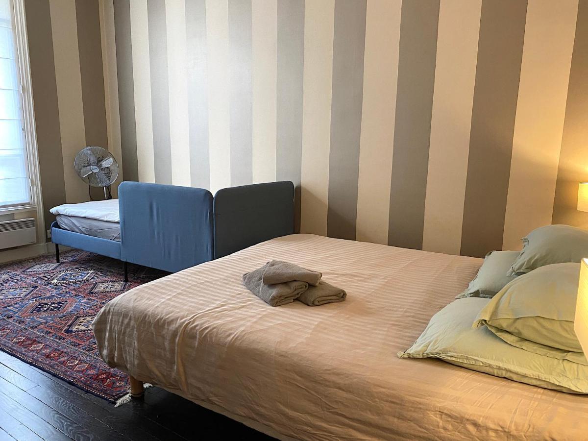 פריז Outstanding 2 Bedrooms With A Terrific Eiffel Tower View מראה חיצוני תמונה